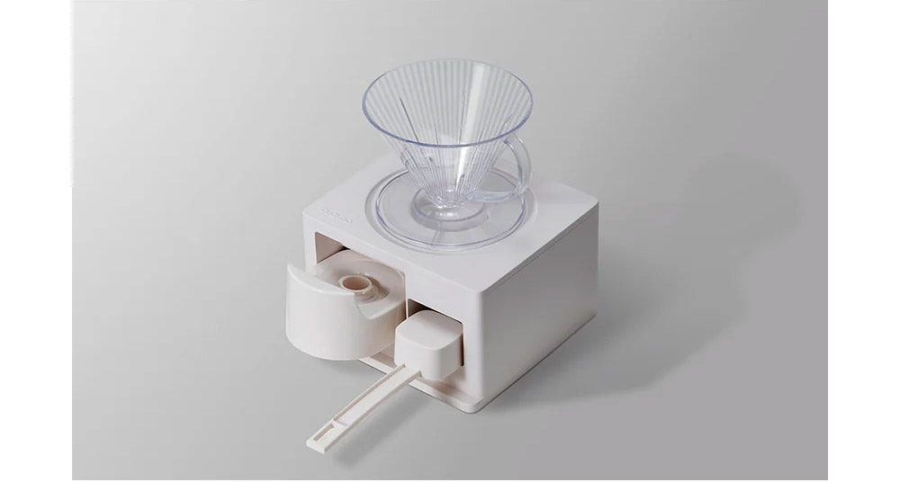 BPA-free Tritan dripper and dedicated storage case for the STEAM 100 Barista system, ensuring safe and tidy use. (cp-abnc100)